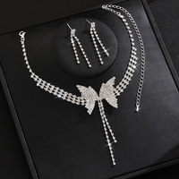 Parure de bijoux élégante en cuivre motif papillon – Collier et boucles d'oreilles à motif géométrique pour mariages, fêtes et fiançailles de la mariée romantique