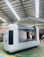 Kiosque alimentaire mobile préfabriqué sur mesure avec construction en fibre de verre et aluminium pour la vente de snacks, de café et de produits alimentaires en extérieur
