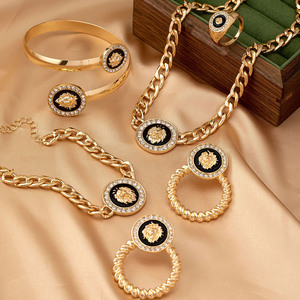 Set di Gioielli Vintage Creativo <span class=keywords><strong>con</strong></span> Testa di <span class=keywords><strong>Leone</strong></span> Placcato Oro per Donna, <span class=keywords><strong>con</strong></span> Bracciale e <span class=keywords><strong>Collana</strong></span> per Matrimonio, Fidanzamento, Anniversario - Product Image 4