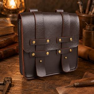 Sac banane vintage de style américain en cuir pleine fleur avec boucle en laiton cousue main pour transporter cigarettes et clés - Product Image 1