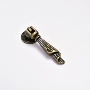 Tirador de cajón de aleación de zinc estilo europeo, diseño de palanca de un solo orificio en color bronce antiguo - Product Image 2