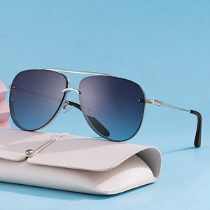 Gafas de Sol Aviador para Hombre, Protección UV400, Montura de PC, Lentes Negros, Protección Solar para Exteriores, Gafas de Sol de Moda para Hombre - Product Image 1