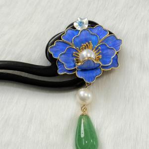 กิ๊บติดผมทรงผมเกล้าแบบจีน ขนาด 18 ซม. ทำจากไม้มะเกลือ ประดับพู่ ดอกไม้ และมุก ของขวัญวัฒนธรรมสำหรับผู้หญิง - Product Image 4