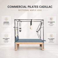 Table trapèze Cadillac en bois d'érable bleu ardoise, avec pieds fendus et plateau plat antidérapant, pour la maison contemporaine et l'entraînement en club