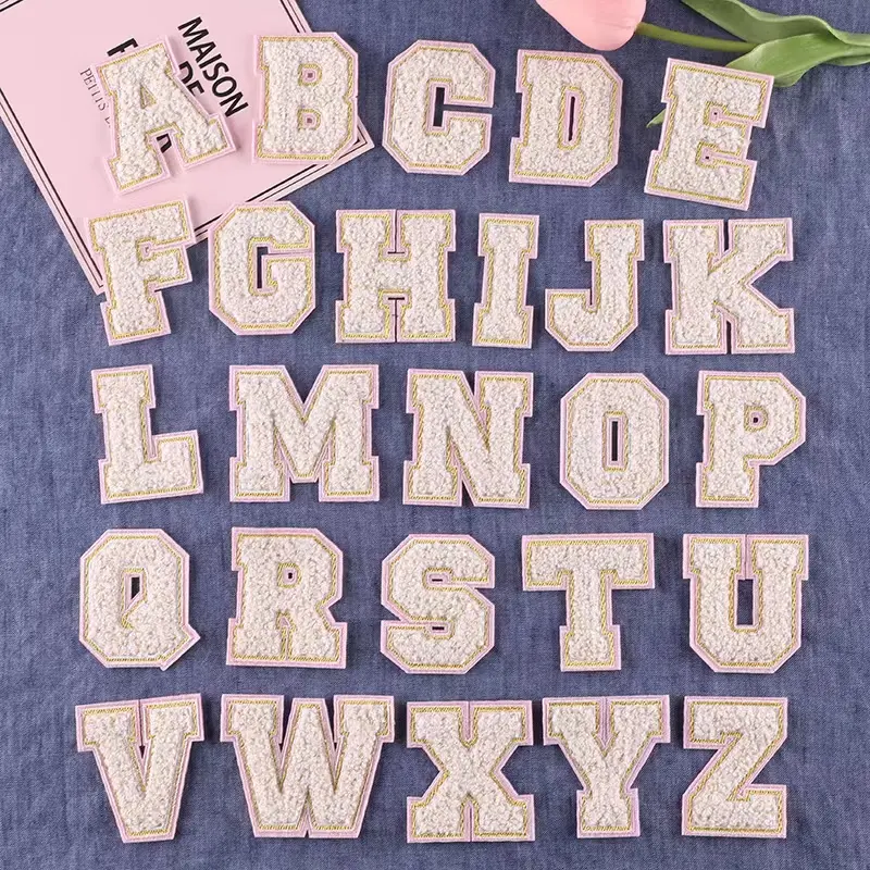 Gute Qualität Buchstaben form Eisen auf Stickerei Chenille Patches für Kinder jacke