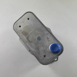เครื่องทำความเย็นน้ำมันสำหรับรถแลนด์โรเวอร์รถจี๊ป LR001426 LR041422 8G9N6A642AA ระบายความร้อนด้วยน้ำขนาดแกน10x8x6 - Product Image 2