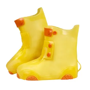 Vente en gros de couvre-chaussures de pluie antidérapants en PVC pour enfants imperméables et réutilisables pour la pluie