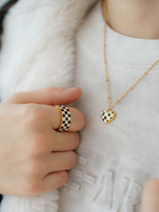 Collar con Colgante de Acero Inoxidable 316L Vintage con Diseño de Corazón en 3D y Tablero de Ajedrez, Chapado en Oro PVD, Cadena Moderna, Unisex, para Regalo - Product Image 3