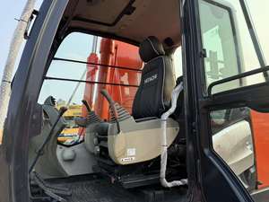 รถขุดตีนตะขาบฮิตาชิ ZX220 ขนาด 22 ตัน รุ่นปี 2024 พร้อมเครื่องยนต์ ปั๊ม มอเตอร์ และลูกปืน สภาพดีเยี่ยม ขาย - Product Image 5