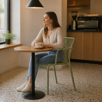 Chaise de salle à manger empilable ISO9001 approuvée, résistante à l'eau, couleur personnalisée, pour patio, bistrot, restaurant, loisirs – Stock limité