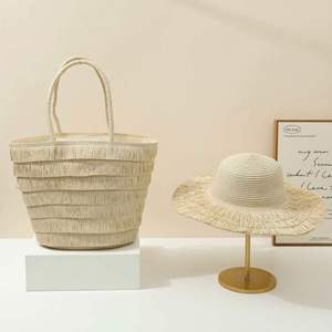 Sac fourre-tout tendance grande capacité pour femme avec fermeture éclair, nouveau sac de plage en paille tressée 2025 avec pompons - Product Image 3