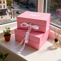 Boîte cadeau magnétique en carton rigide épais avec logo personnalisé, rose, laminée mate, pliable, avec ruban