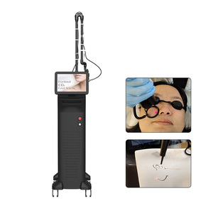 เครื่องเลเซอร์ CO2 แบบเศษส่วน 10600 นาโนเมตร สำหรับการกำจัดรอยแผลเป็นจากสิวอย่างมืออาชีพ ฟื้นฟูผิว และกระชับช่องคลอดแบบมัลติฟังก์ชั่น สำหรับใช้ในเชิงพาณิชย์ - Product Image 4