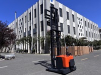 Carrello Elevatore Elettrico con Caricamento Laterale, Alimentato a Batteria al Litio