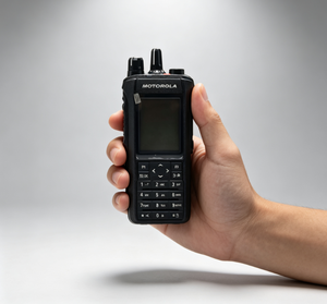 Radio Digital UHF/VHF de Doble Banda con GPS, Resistente al Agua IP68 y AES256, Largo Alcance de Comunicación, Modelo R7 FKP - Product Image 3