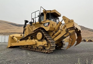 Bouteur sur chenilles CAT D8T, moteur Cummins 185 kW, capacité de bulldozing de 6,5 m - Product Image 2