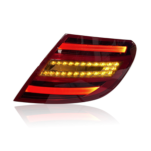 Conjunto de luces traseras LED para Mercedes-Benz Clase C W204 (modelos 2007-2014) |   Actualización de Estilo OE con DRL - Product Image 3