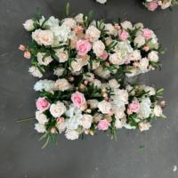 J-FR044 Chemin de table en fleurs artificielles bleu poussière et roses blanches pour décoration de mariage, chemin de table pour allée de mariage, centre de table