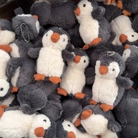 Vente chaude mignon cacahuète pingouin en peluche porte-clés doux animaux en peluche jouet pour enfants cadeau d'anniversaire pour les garçons