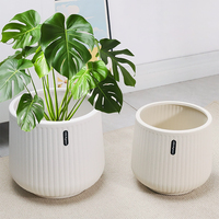 Pot Dekoratif Resin Modern Baru untuk Ruang Tamu Balkon Pot Tanam Dalam Ruangan Pot Tanam Besar untuk Dijual