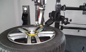 Machine à changer les pneus automatique professionnelle, design silencieux, dispositif <span class=keywords><strong>de</strong></span> verrouillage pneumatique - Product Image 4