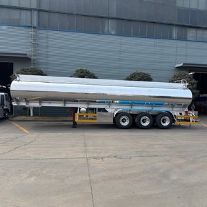 Semi-remorque citerne à pétrole en acier et aluminium de 45 m³ avec 3 essieux pour le transport de produits dangereux et la livraison de carburant - Product Image 2