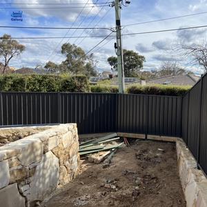 Paneles de esgrima Colorbond de perfil Trimline de Monumento de 2,1 m de altura con durmientes, Todos los kits instalados en <span class=keywords><strong>Stonewall</strong></span> - Product Image 4