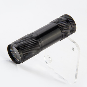 Mini Linterna de Alta Calidad de Aleación de Aluminio con 9 LED de Luz Blanca Neutra, Resistente al Agua IP55, Funciona con Pilas AAA, para Camping y Emergencias - Product Image 3