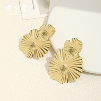 Vente en gros de boucles d'oreilles en forme de double fleur pour femmes boucles d'oreilles exagérées en métal avec accessoire de mode personnalisé