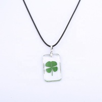 Expédition rapide au détail collier vert chanceux trèfle à quatre feuilles résine pendentif collier