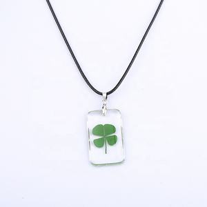 Envío rápido, collar verde al por menor, collar con colgante de resina de trébol de cuatro hojas de la suerte - Product Image 5