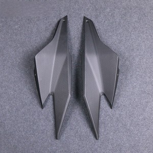 Carenado lateral delantero de fibra de carbono seca 3K para KTM 1290 Super Duke R 2020+ - Product Image 6