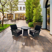 Ensemble de salle à manger d'extérieur moderne 2 places en rotin écologique, table et chaises résistantes aux intempéries pour parc et patio, style bistrot