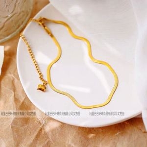 Collar de Cadena de Eslabones Anchos y Planos de Acero Inoxidable Dorado Brillante con Diseño Geométrico para Mujer, que Conserva el Color, Edición de Moda que Combina con Todo - Product Image 5