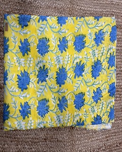 Hermosa Tela de Algodón Estampada a Mano, Tela Artesanal India Ligera de 110 GSM para Ropa de Mujer, Cortinas y Fundas para Niñas - Product Image 1