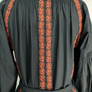 กระโปรงยาวปานกลางลายดอกไม้สไตล์เรโทรปักลายสำหรับผู้หญิง แขนยาว ดีไซน์ใหม่ แรงบันดาลใจจากงานอุตสาหกรรมหนัก ผลิตจากผ้าชีฟอง - Product Image 5