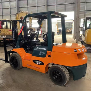 Xe nâng dầu Toyota 3 tấn đã qua sử dụng, động cơ hoạt động tốt, xuất xứ Nhật Bản, xe nâng dầu Toyota 5 tấn - Product Image 3
