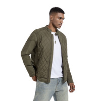 Blouson matelassé léger et ajusté pour homme, collection automne-hiver 2026, col montant, fermeture éclair, style décontracté et tendance