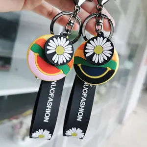 New Hot Bán Buôn Hàn Quốc Siêu Sao G-Dragon Tùy Chỉnh Daisy Flower Phim Hoạt Hình Nụ Cười PVC Cao Su Mặt Dây Chuyền Keychain