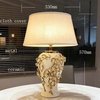 Lampe de table LED en céramique dorée de luxe Design moderne et élégant pour salon chambre à coucher décor à la maison mariages accessoires décoration cadeau