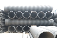 Tuyau de drainage urbain en HDPE ondulé Jinyiou, durable et résistant aux chocs, avec renfort par ceinture en acier DN800 8KN/m2, vente en gros