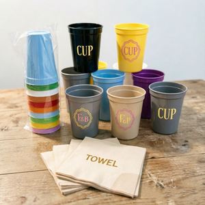 Gobelets en plastique réutilisables de 8 oz avec logo personnalisé pour fêtes, anniversaires, pique-niques, événements sportifs, mariages, stades, cadeaux promotionnels, couleur noire - Product Image 1