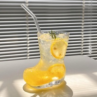 Verre à bière transparent créatif en forme de botte, tasse amusante en cristal en forme de chaussure pour jus, boissons et boissons froides