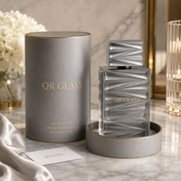 Flacon de parfum vide 50ml 100ml, design carré personnalisé, plaque en aluminium, pulvérisateur transparent à sertir, flacon de parfum en verre de luxe avec logo