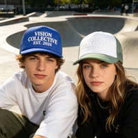 Gorra Trucker de Malla con Letras en Relieve de Espuma, 2 Colores, Estilo Urbano, Vision Collective EST.2024