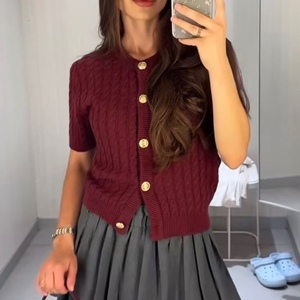 เสื้อคาร์ดิแกนถักลายเคเบิ้ลกระดุมเดี่ยวสำหรับผู้หญิงแฟชั่นเสื้อแขนสั้น - Product Image 5