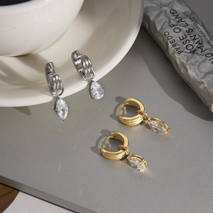 Pendientes de tuerca de moissanita VVS GRA de corte redondo con diseño de cola de pez de líneas simples, rellenos de oro de 14K, joyería de uso diario para mujer - Product Image 4