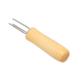 Fourchette à trois dents en acier inoxydable Chef Season Show pour maïs, fruits, barbecue, grillades, brochettes de viande 8247 - Product Image 3