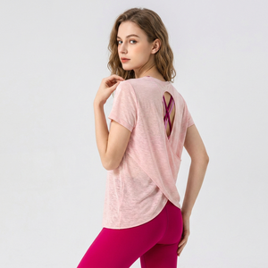 Camiseta de yoga para mujer al por mayor con espalda cruzada y aberturas, cuello redondo, manga corta transparente, top deportivo de secado rápido y ligero para Pilates - Product Image 2