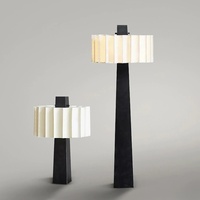 Lampe sur pied de style minimaliste moderne, abat-jour en tissu, lumière LED, commande par bouton, abat-jour blanc/crème pour salon